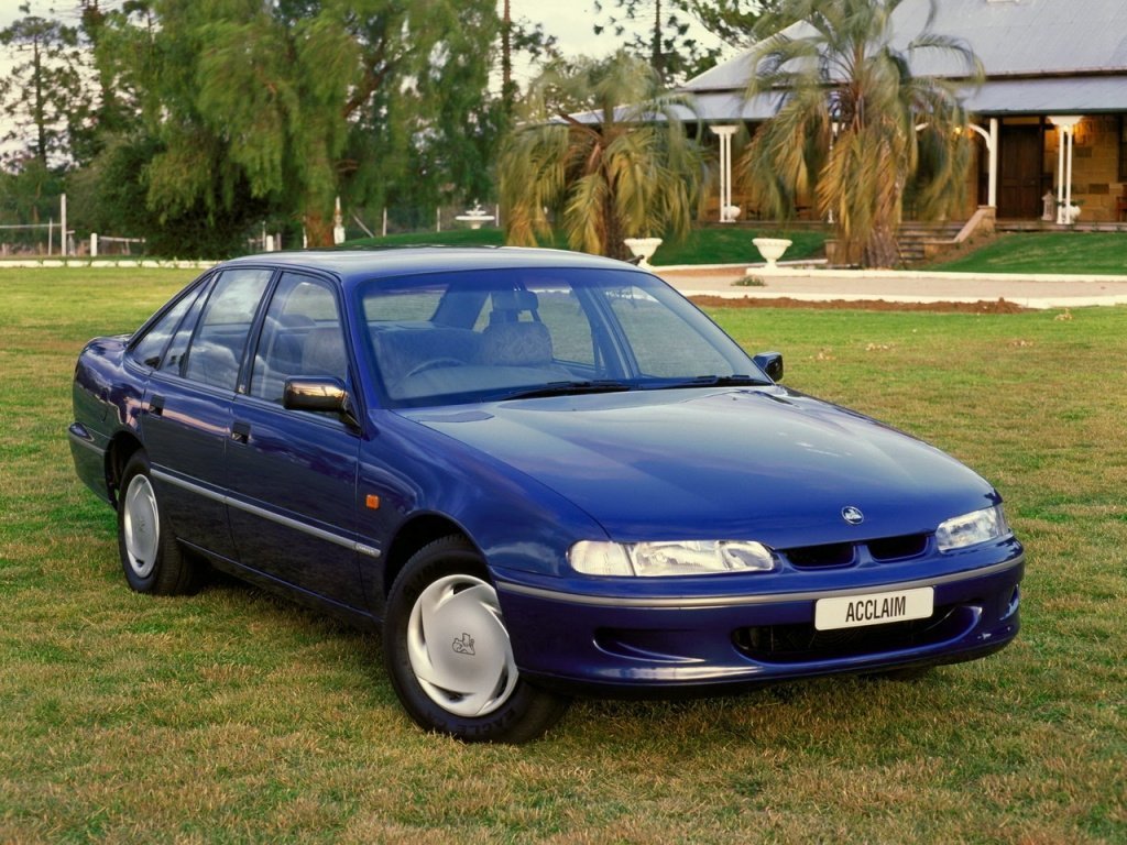 Holden Commodore II седан, 1990–1997