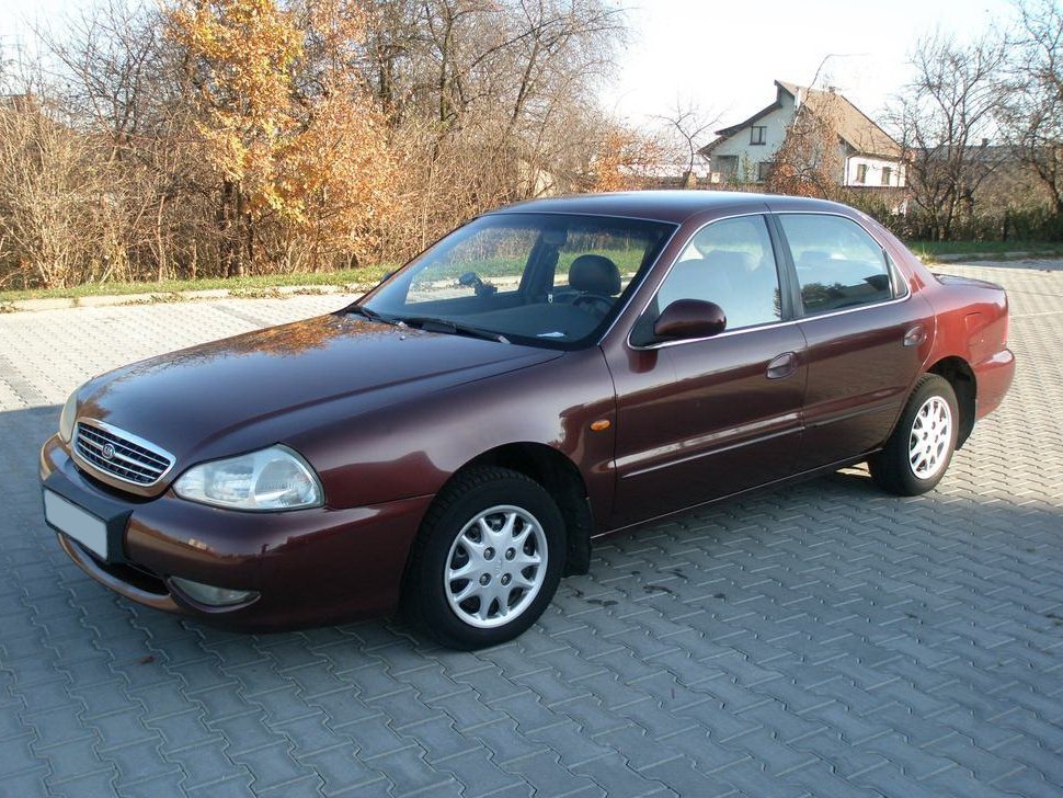 Kia Clarus II седан, 1998–2001