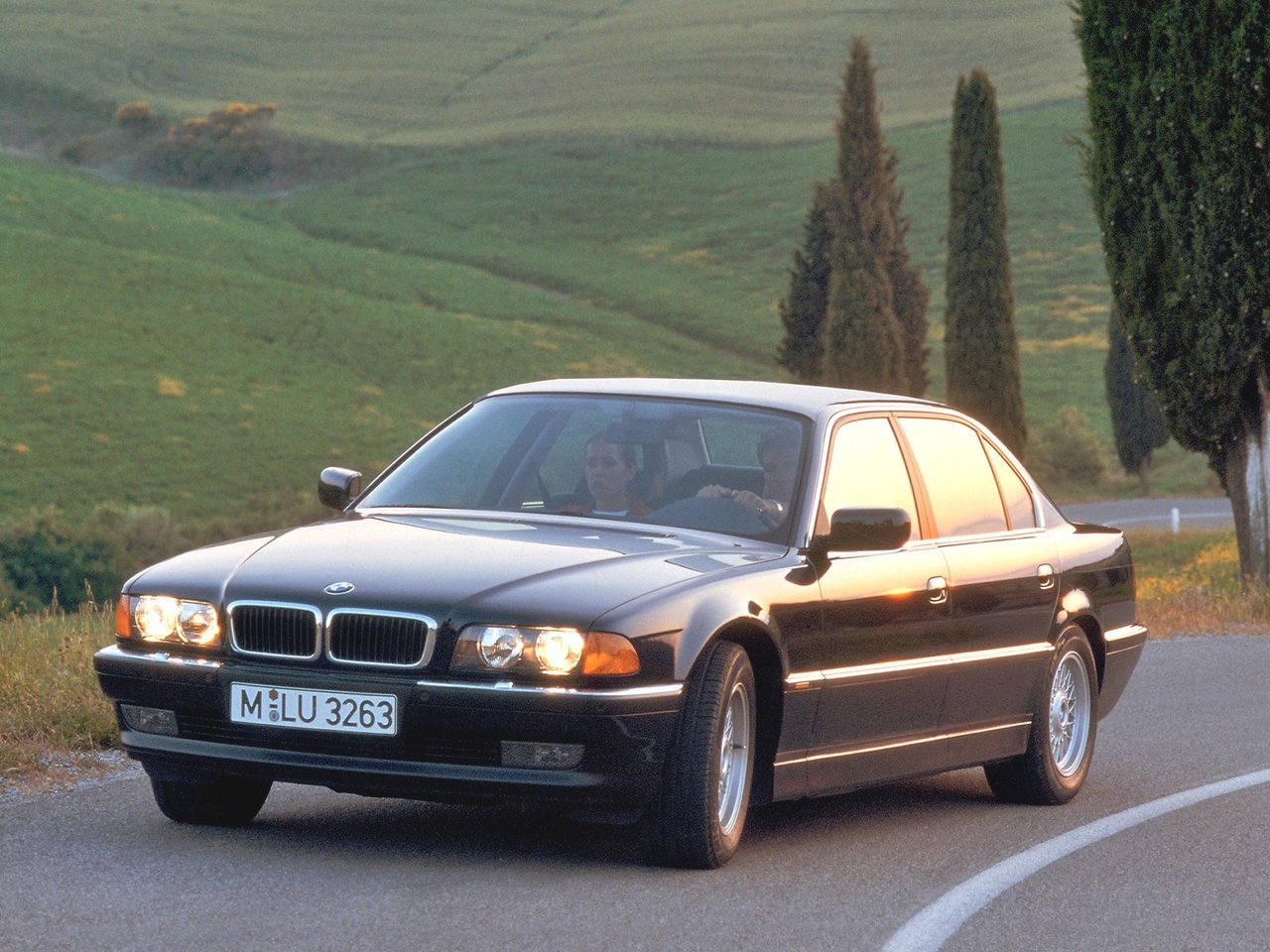 BMW 7 серии III (E38) седан, 1994–1998