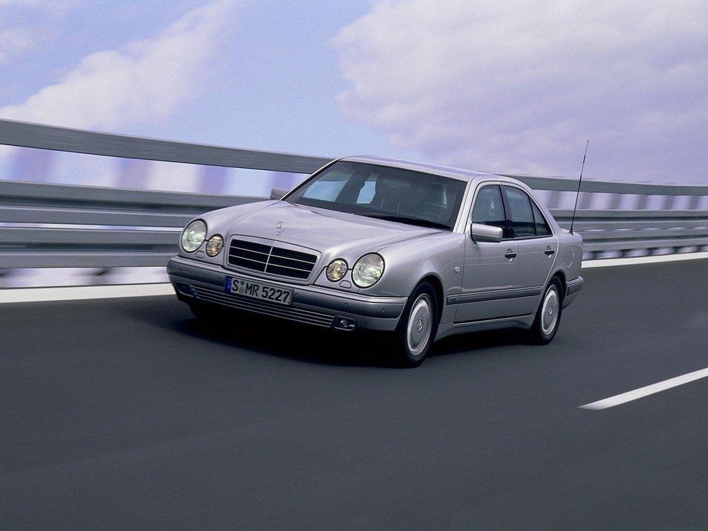 Mercedes-Benz E-Класс II (W210, S210) седан, 1995–1999