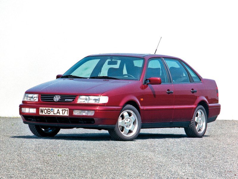 Volkswagen Passat B4 седан, 1993–1997