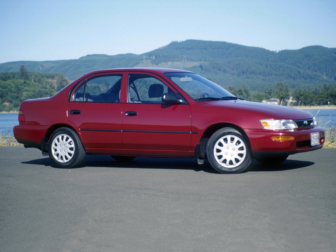 Toyota Corolla VII (E100) седан, 1991–2002