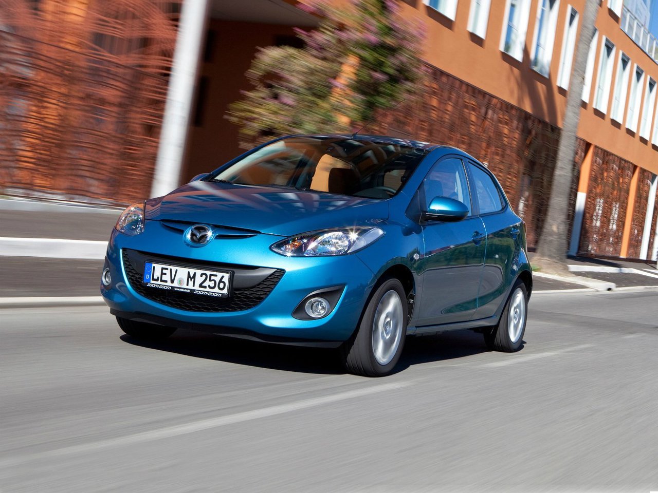 Mazda 2 II Рестайлинг (DE2) хэтчбек 5 дв., 2010–2014