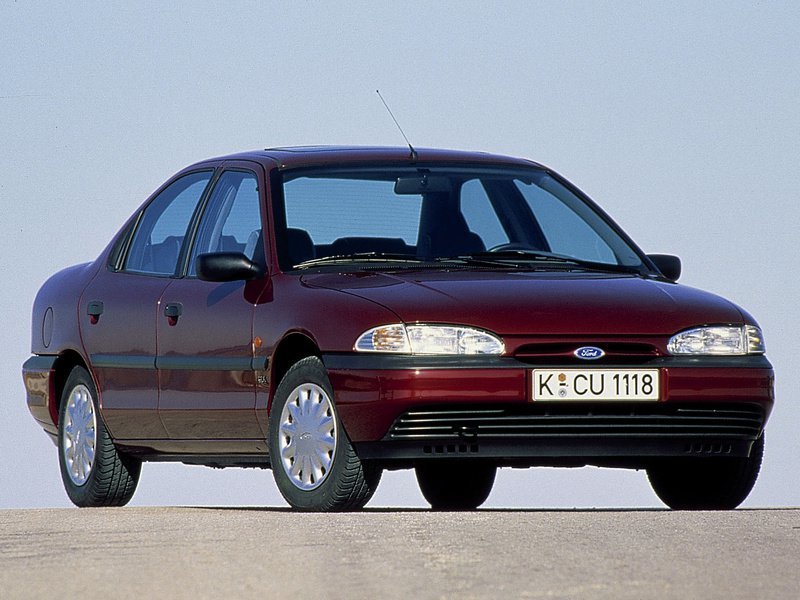 Ford Mondeo I седан, 1993–1996