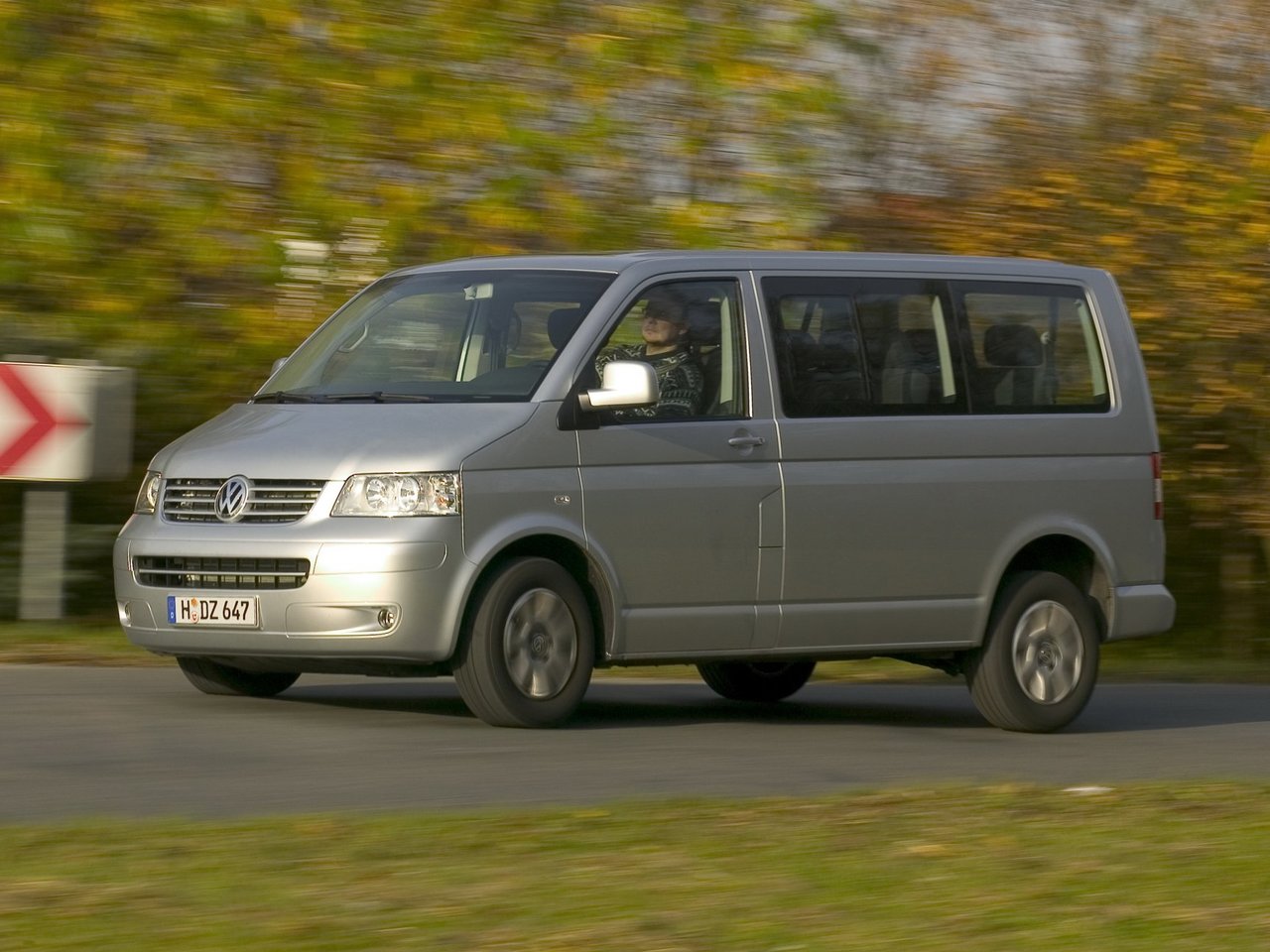 Volkswagen Caravelle T5 минивэн swb, 2003–2009
