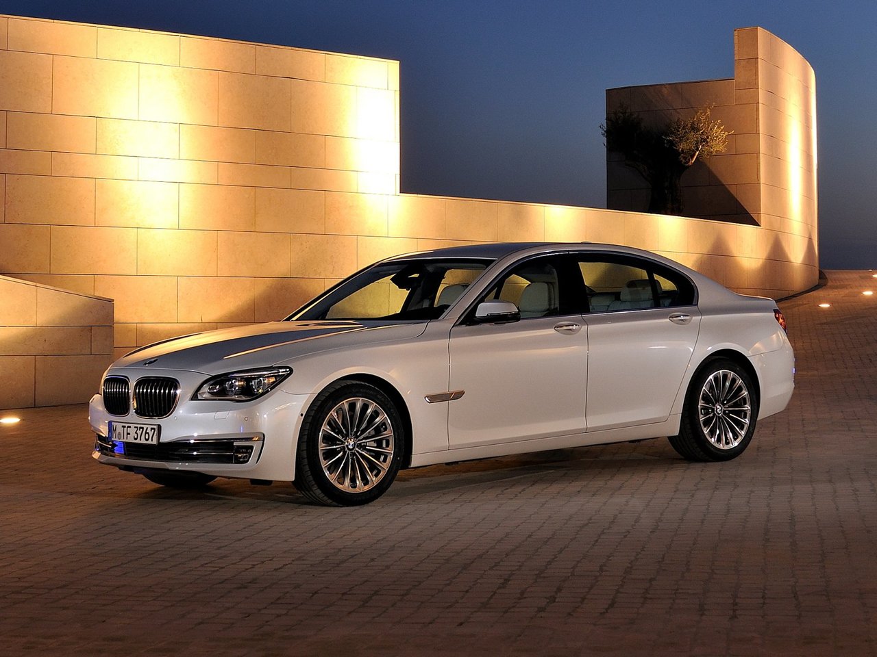 BMW 7 серии V (F01/F02/F04) Рестайлинг седан, 2012–2015