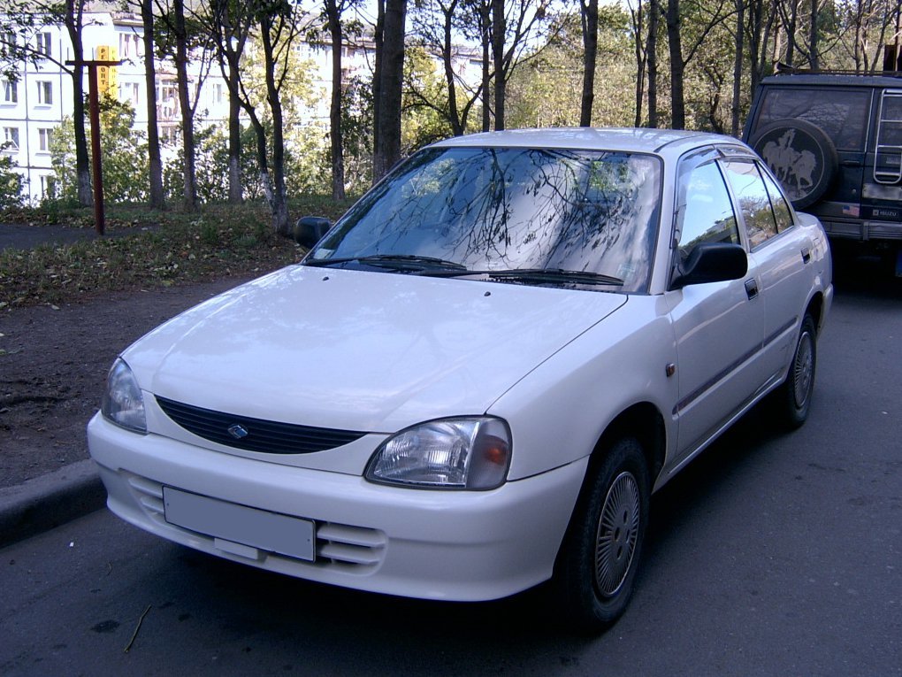 Daihatsu Charade IV Рестайлинг седан, 1996–2000