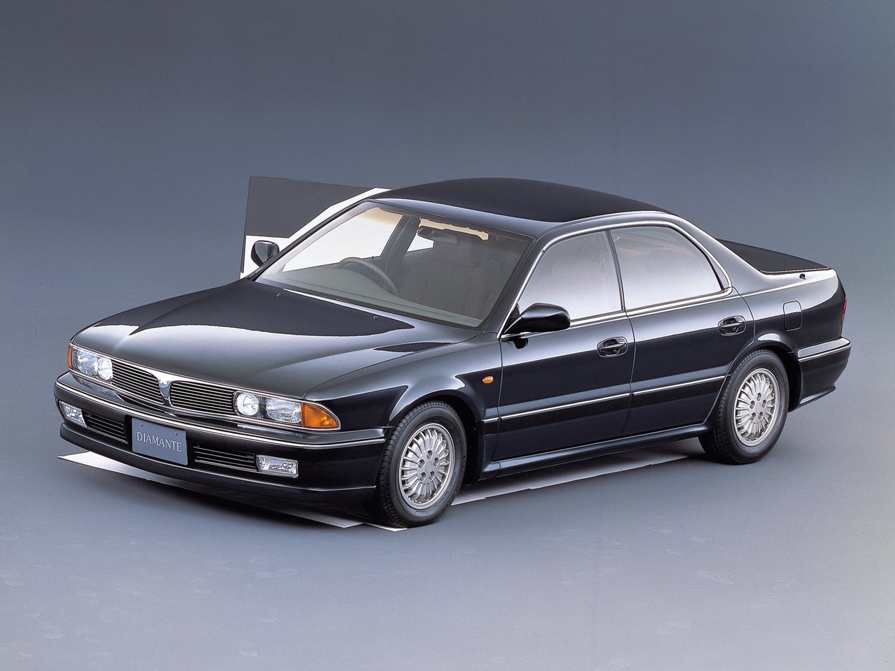 Mitsubishi Diamante I седан, 1990–1997