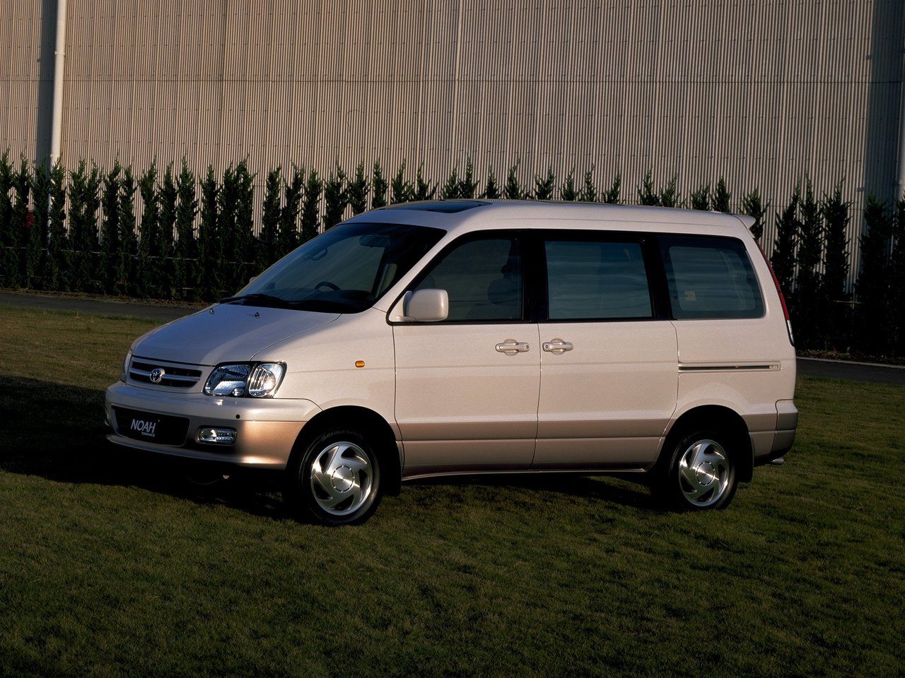Toyota Town Ace III компактвэн noah, 1996–2007