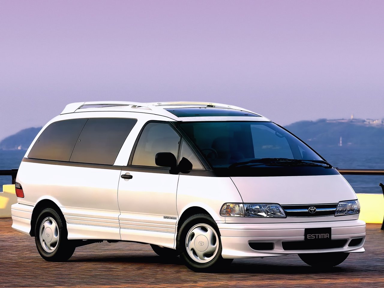 Toyota Estima I минивэн, 1990–2000