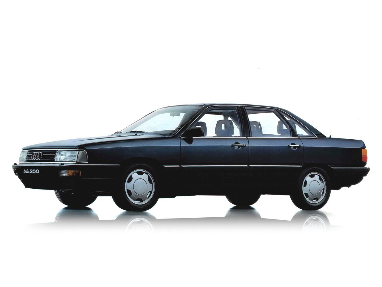 Audi 200 II (C3) седан, 1983–1988