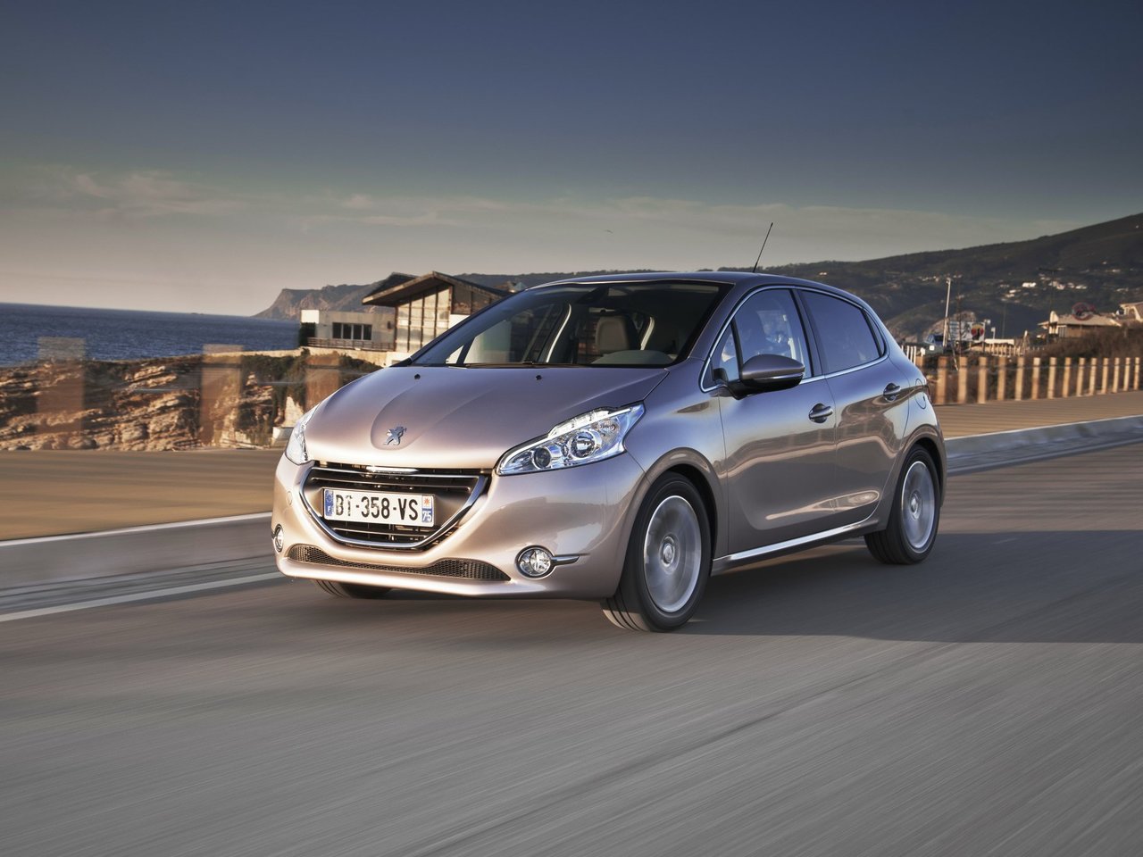 Peugeot 208 I хэтчбек 5 дв., 2012–2015