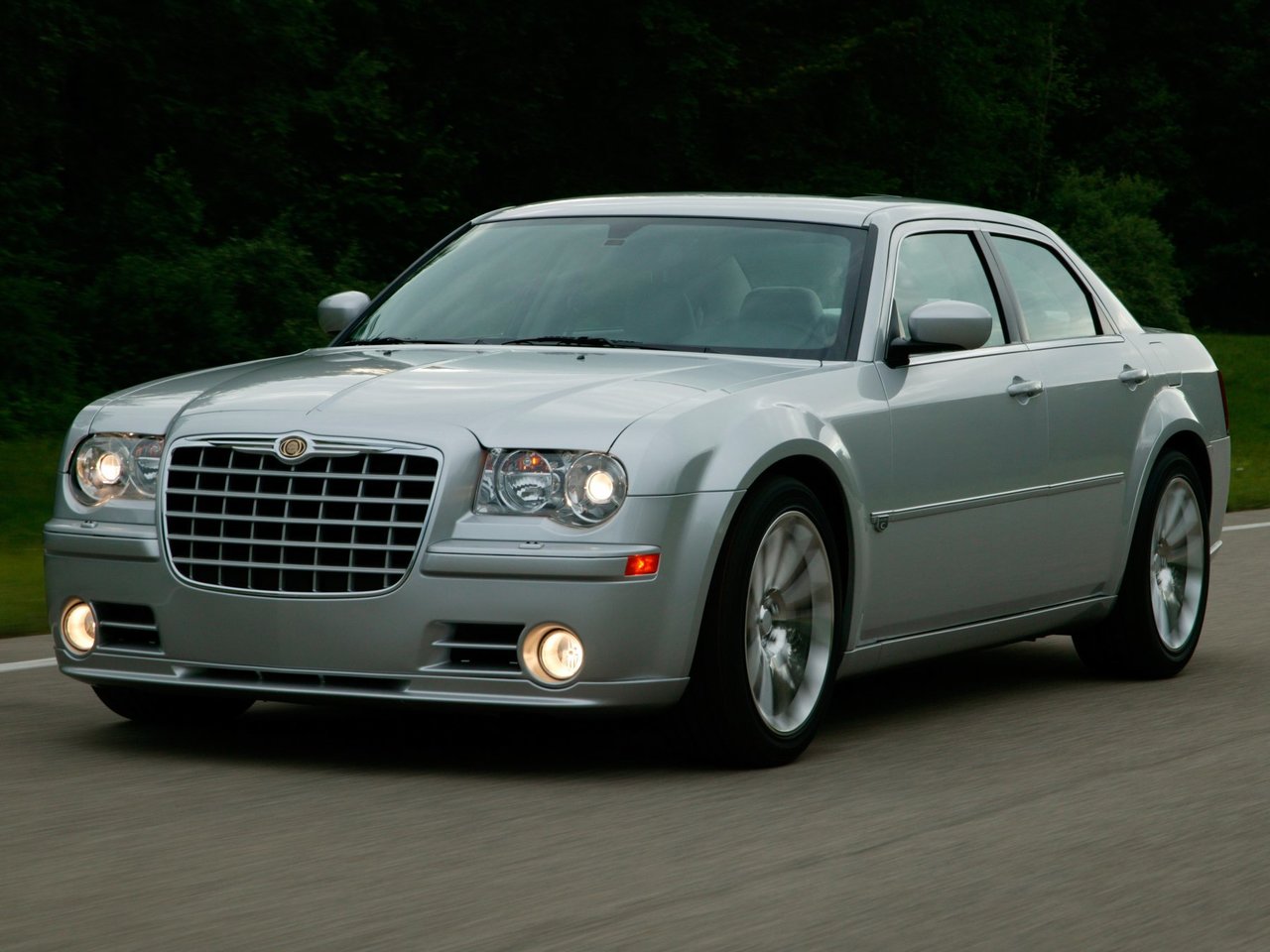Chrysler 300C I седан srt8, 2004–2011